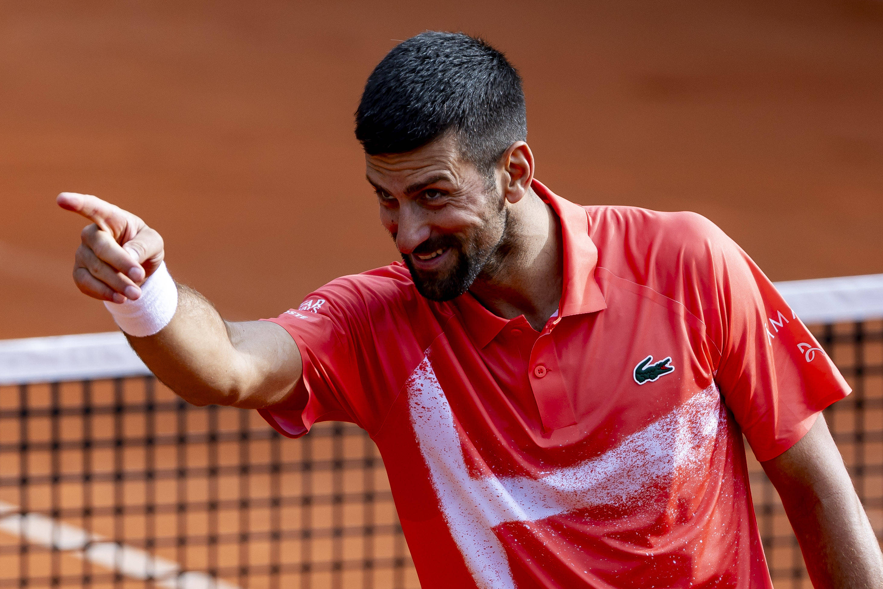 德约科维奇重要时刻持续失利，雄鹿带队取胜！-爱游戏